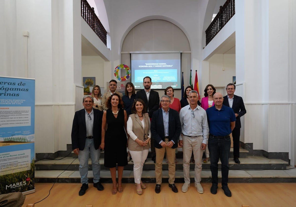 Foto de familia de la presentación del estudio