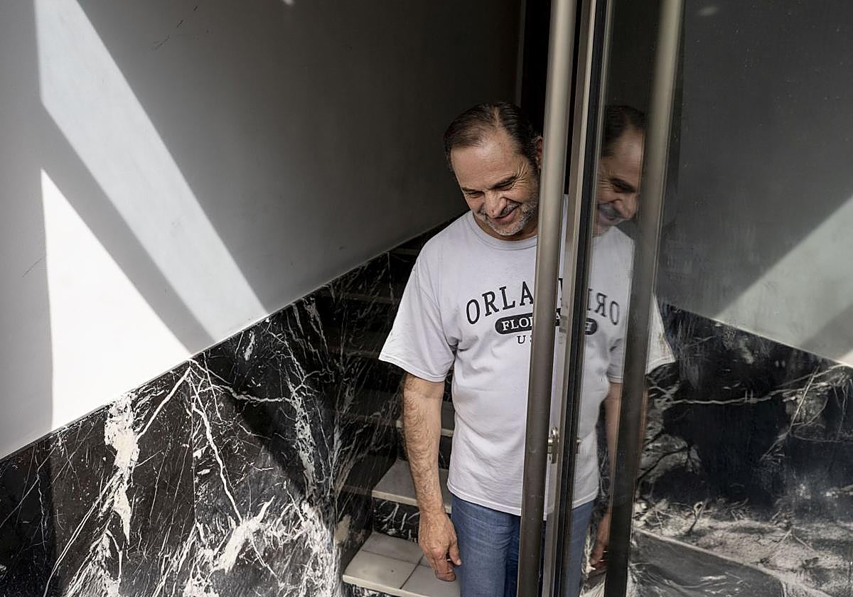 El exministro José Luis Ábalos, en su domicilio de Valencia