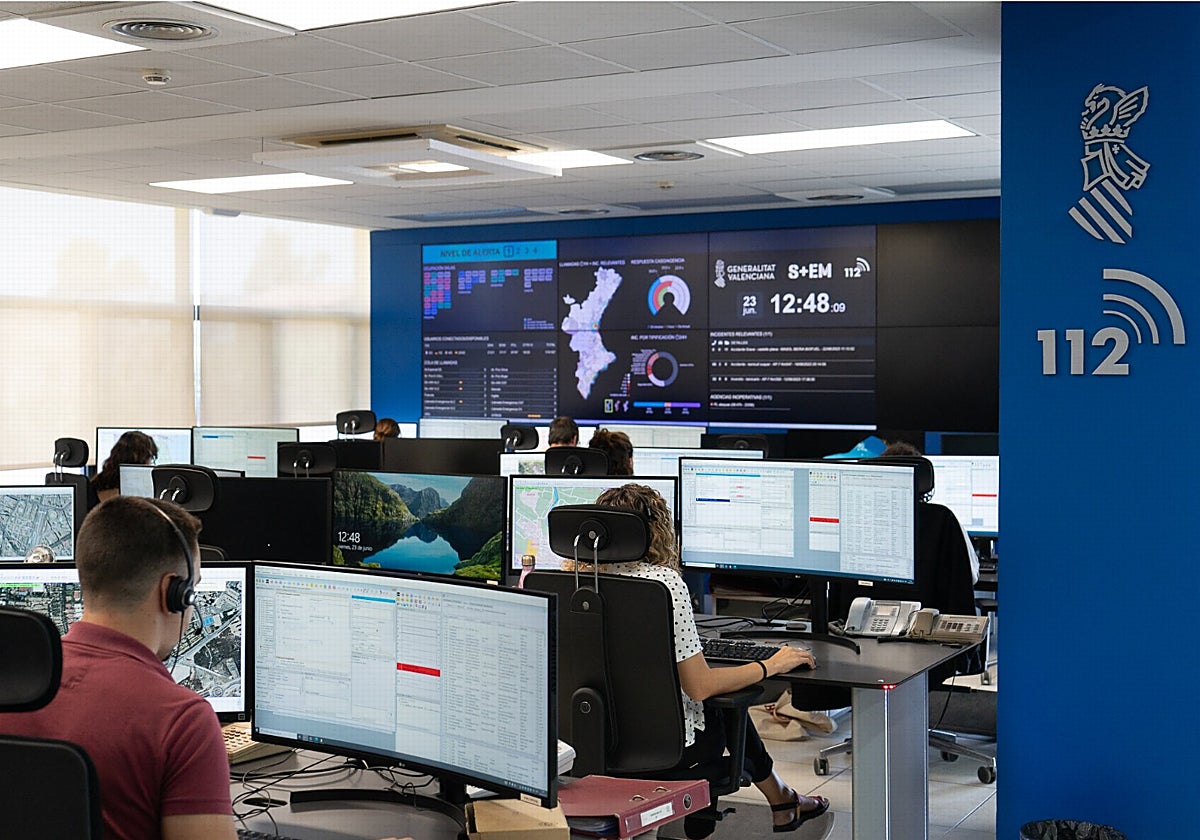 Imagen de archivo tomada en la sala de llamadas del 112 de la Comunidad Valenciana
