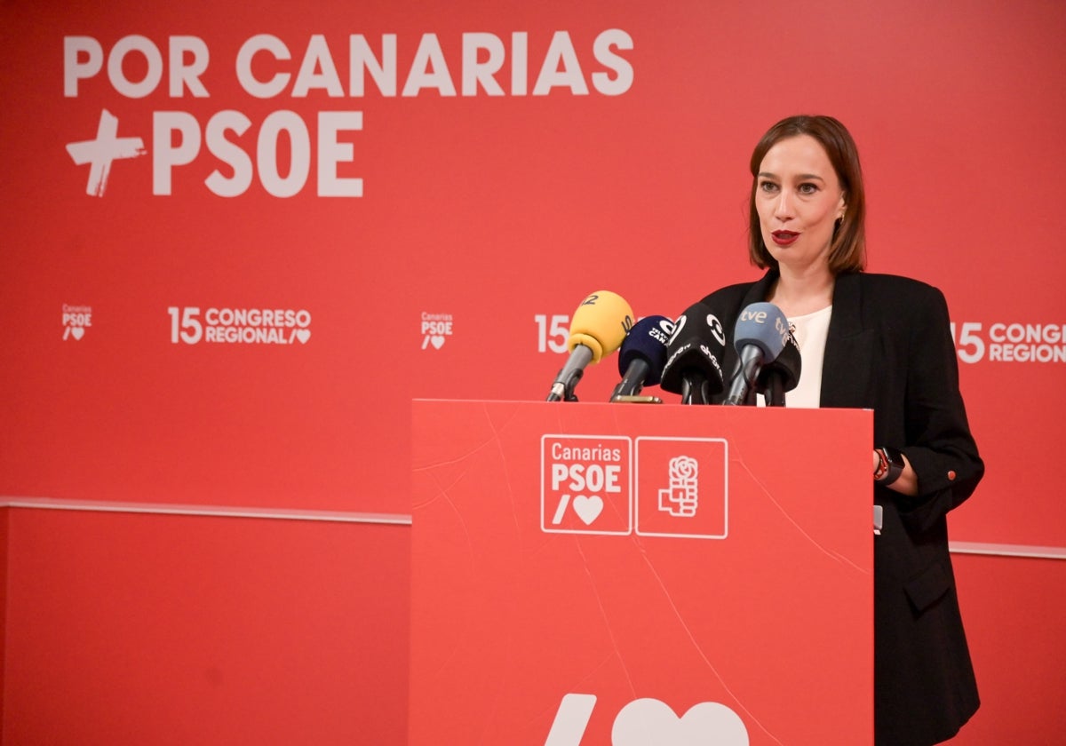 Fierro (PSOE) pide que la justicia «actúe» y se confiesa «orgullosa» de militar en un partido que «no esconde la cabeza»