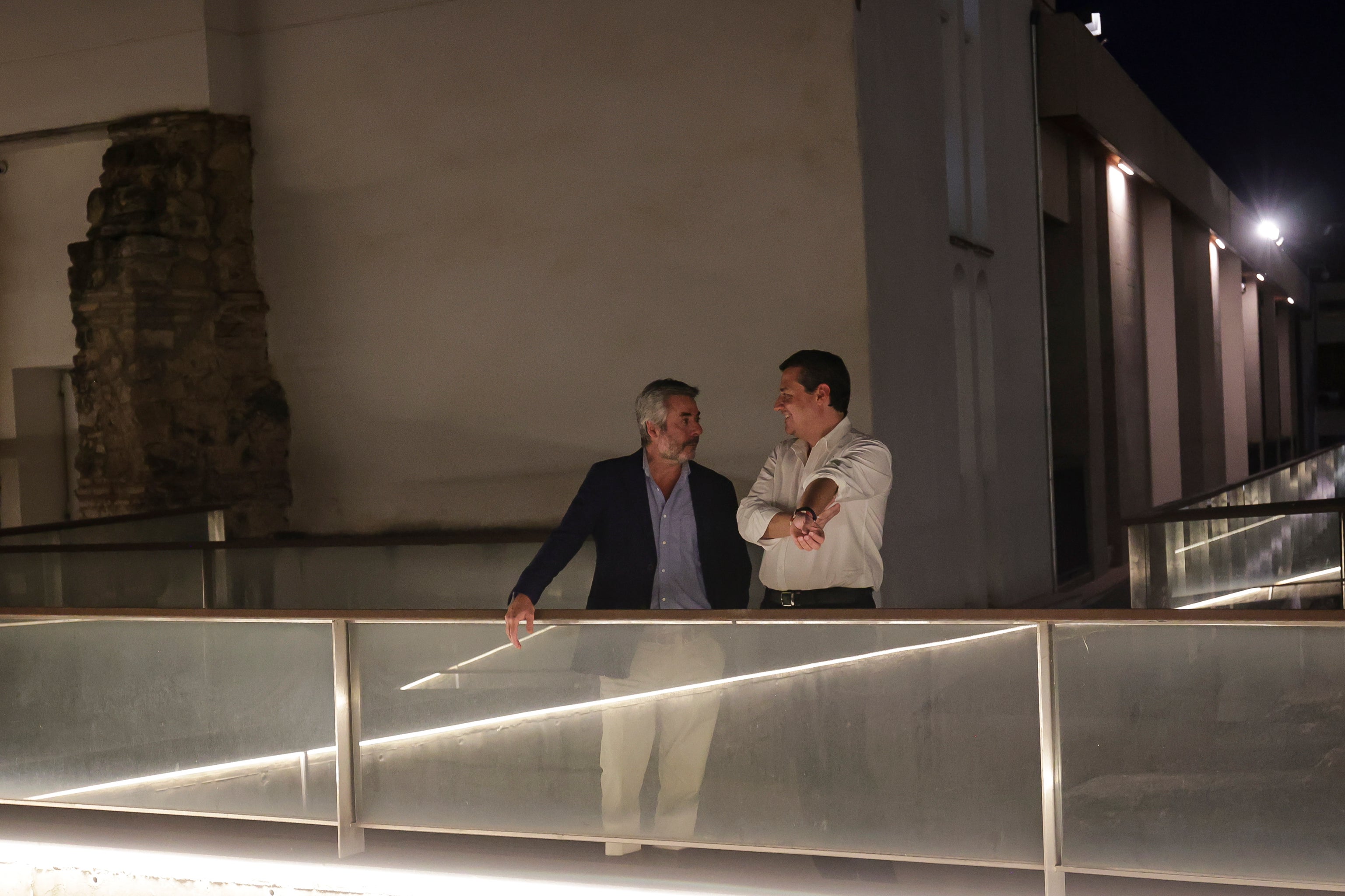 La nueva piel de luz del Templo Romano de Córdoba, en imágenes