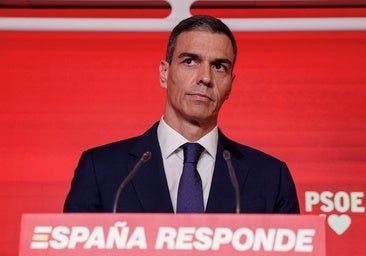 El PSOE, abatido: «Santos se ha ido. Pero el cráter es total»