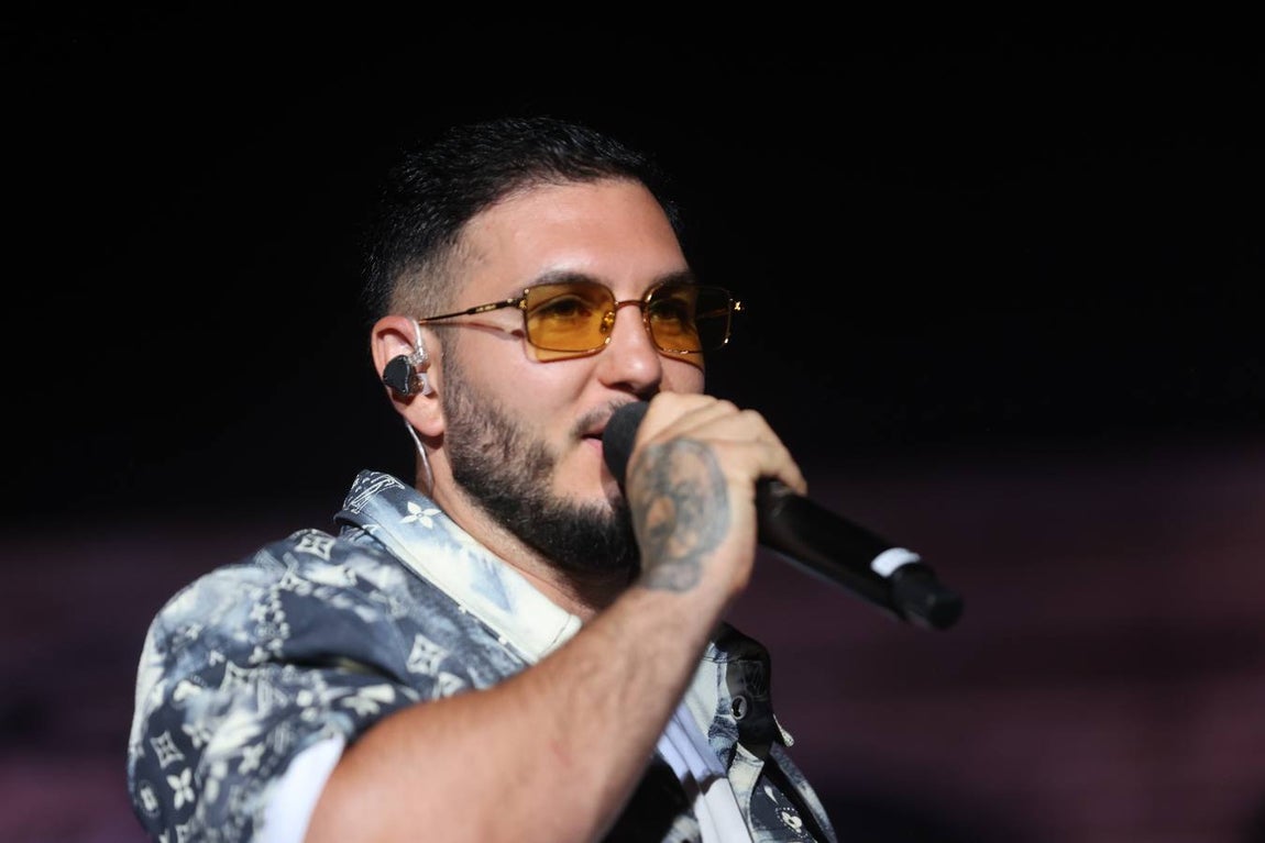 El animado concierto de Omar Montes en la plaza de toros Los Califas de Córdoba