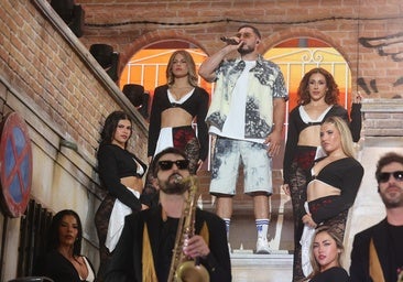 El animado concierto de Omar Montes en la plaza de toros Los Califas de Córdoba