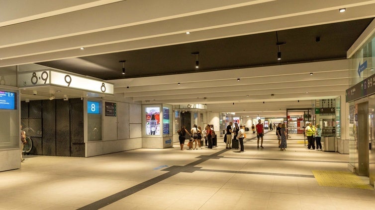 El vestíbulo central subterráneo de Cercanías en Chamartín se pone en servicio este domingo tras completar su reforma