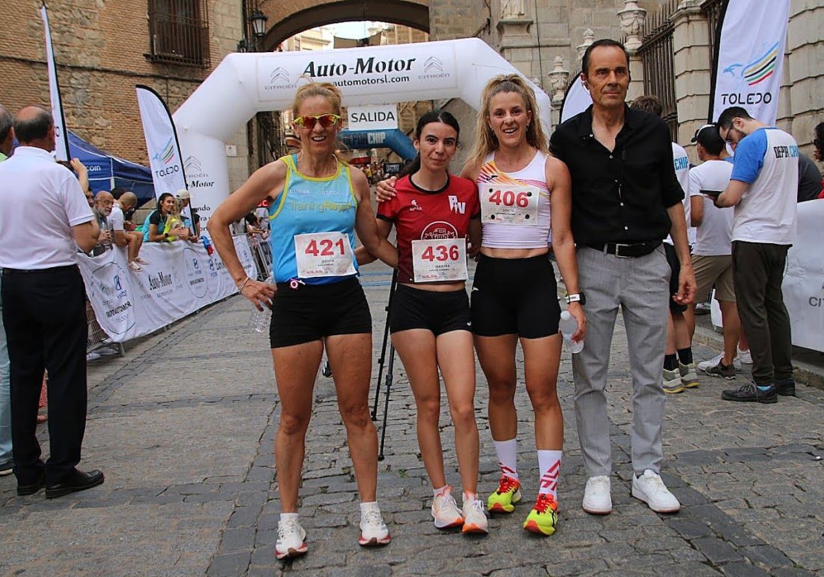 Marina Sánchez (centro), vencedora en la categoría femenina