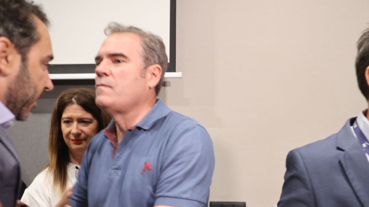 Aldama increpa a Pérez Dolset en presencia de la 'fontanera' del PSOE, Leire Díez