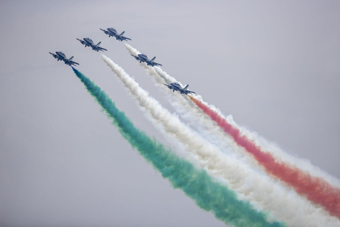 Aviones de combate procedentes de Francia, Italia, Suiza y Reino Unido participan en la exhibición, consolidando el carácter internacional del festival.