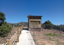 El parque natural del Valle de Alcudia abre dos observatorios de buitres y aves necrófagas