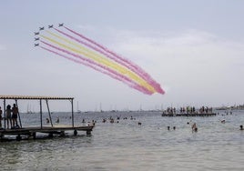 Murcia dice adiós a la Patrulla Águila tras 40 años de acrobacias aéreas