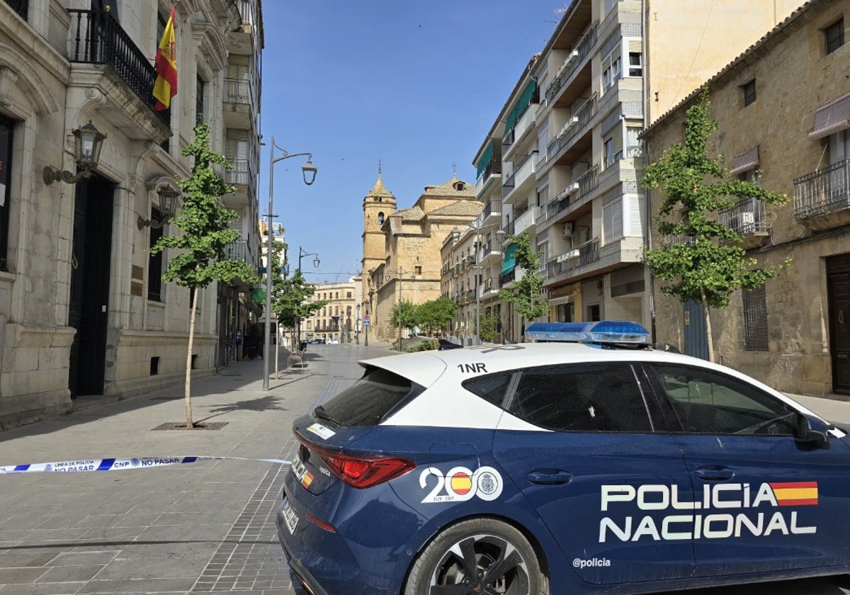 Corredera de San Fernando acordonada por la Policía Nacional