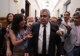 Cerdán, el jueves, a su salida del hemiciclo tras publicarse el informe de la UCO que lo implica en mordidas