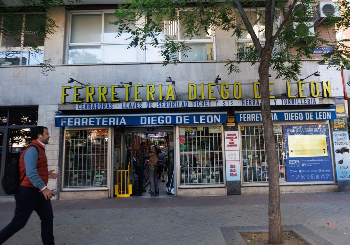 Una ferretería en Madrid, ejemplo de empresa familiar