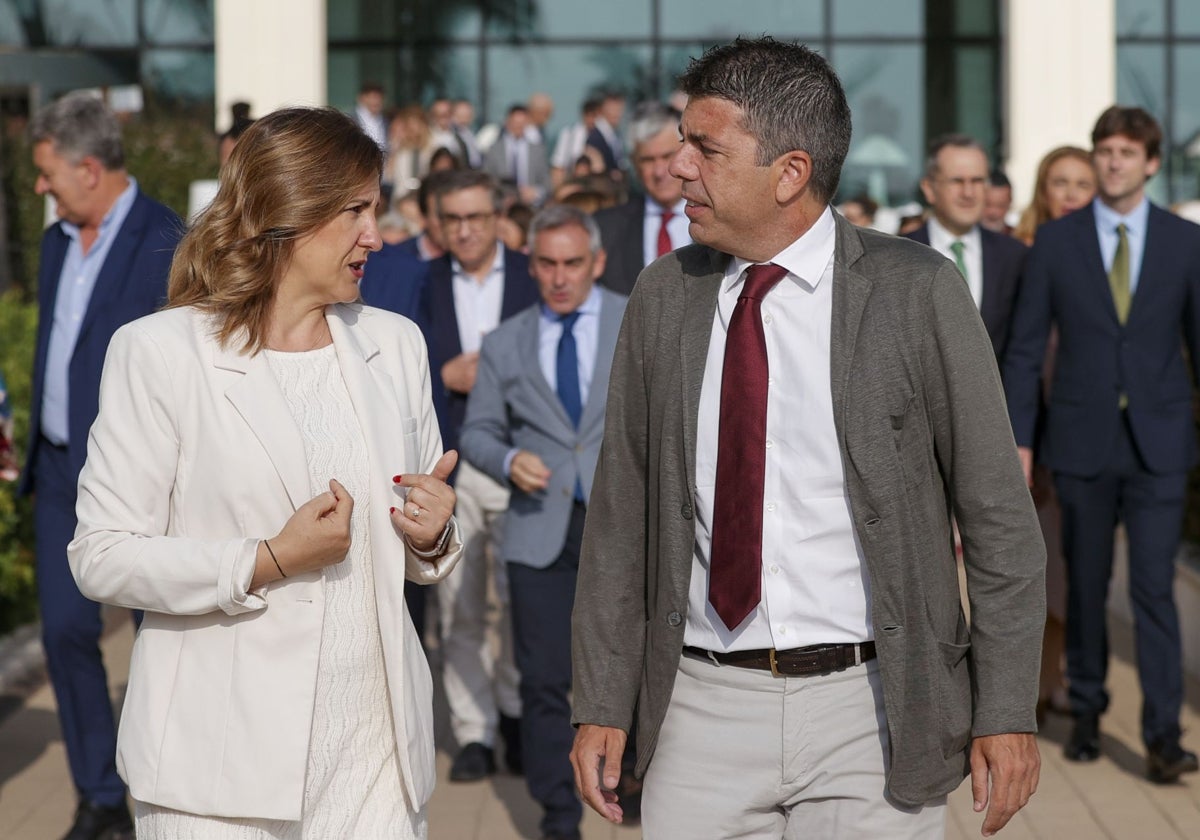 Imagen de la alcaldesa de Valencia, María José Catalá, y el presidente de la Generalitat Valenciana, Carlos Mazón, este martes