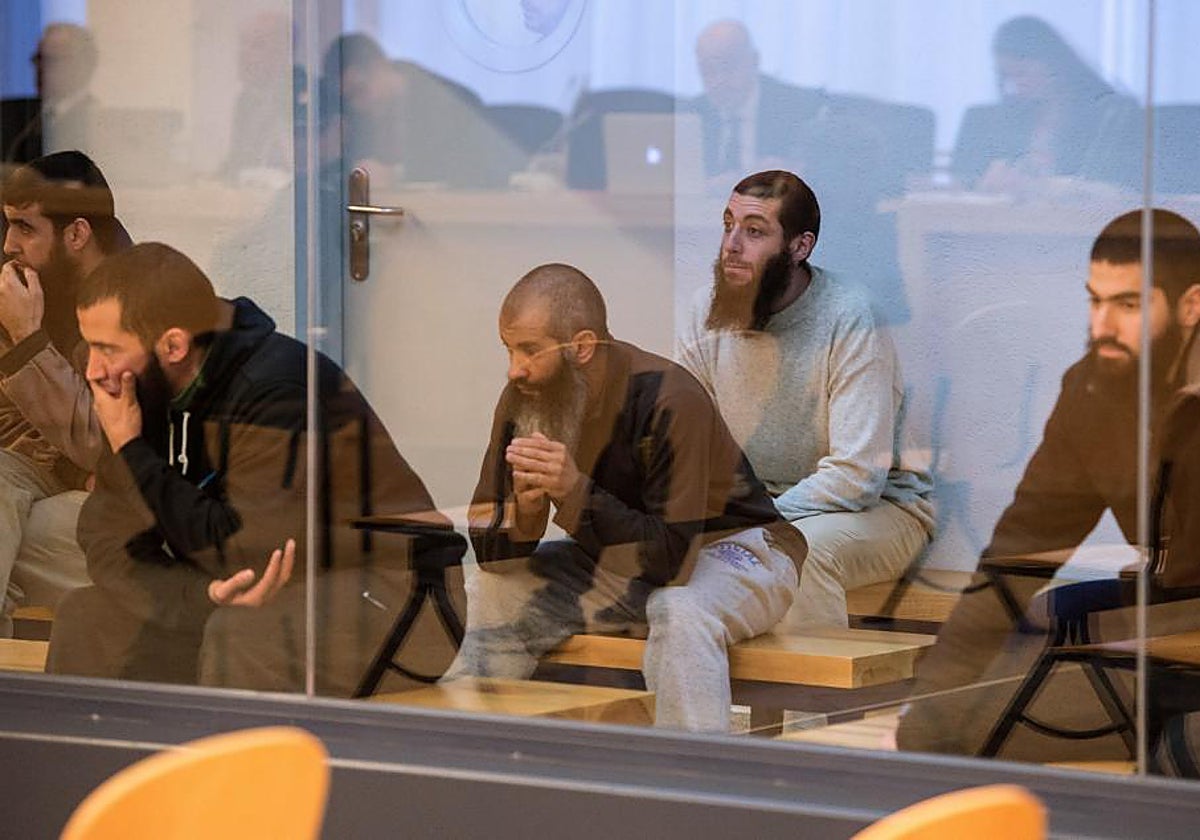 Jacobo Orellana, junto a otros detenidos en la operación Caronte, en el banquillo de la Audiencia Nacional, en 2018