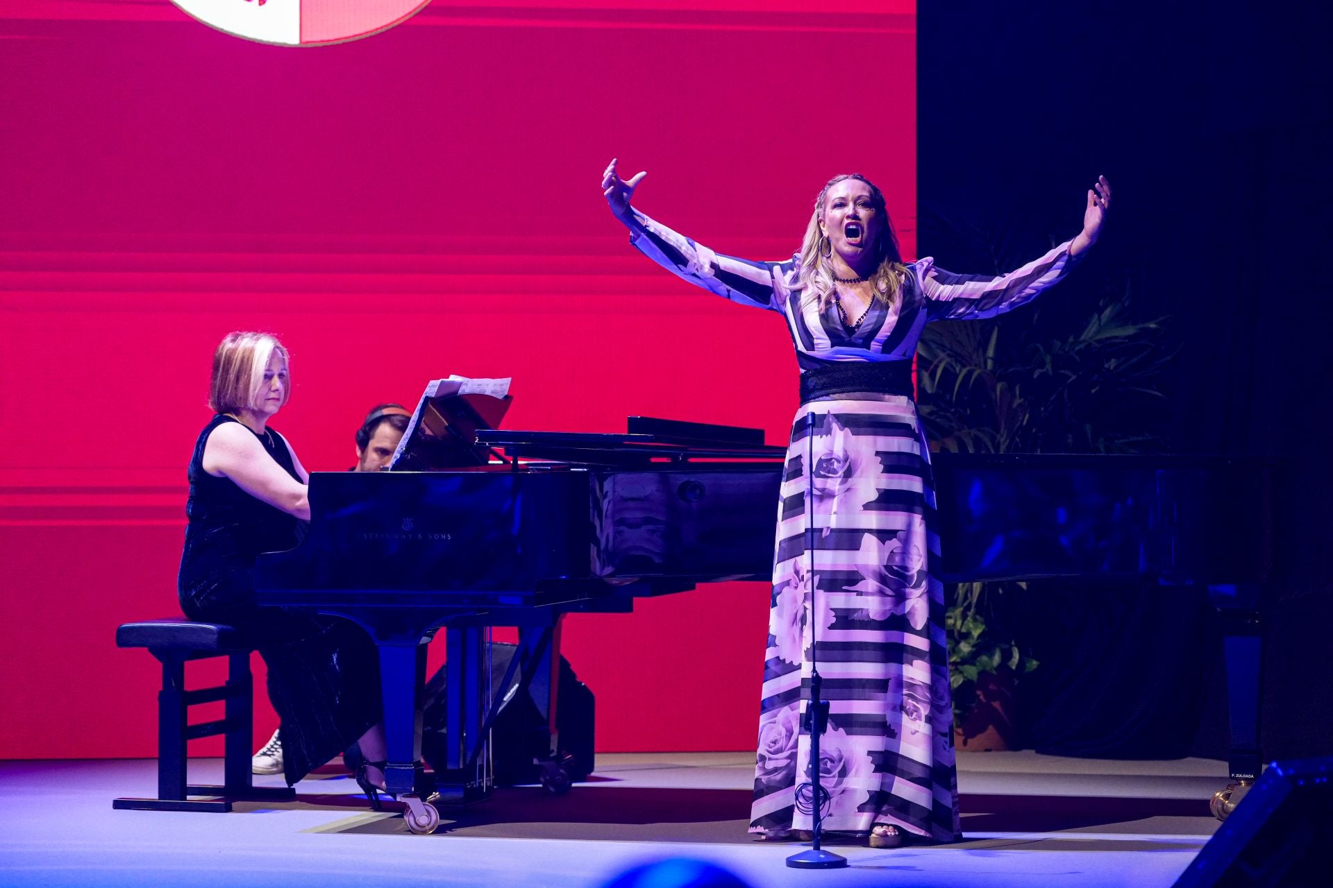 Actuación de la soprano Rut Marcos y la pianista Raquel Sutil