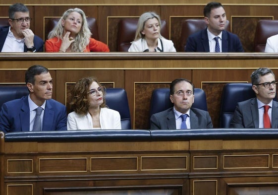 El mensaje de la portavoz de la Ejecutiva Federal a los diputados del PSOE: «Hoy semblantes serios para parecer que no estamos en una situación hiperbólica descontrolada»