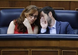 Yolanda Díaz y sus ministros plantan a medias a Pedro Sánchez en el Congreso en «protesta» por la corrupción