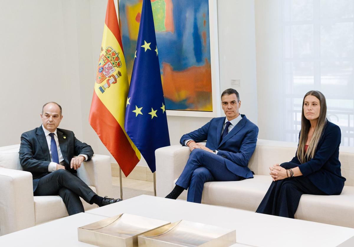 Jordi Turull, Pedro Sánchez y Miriam Nogueras se reunieron, este martes, en Moncloa