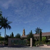 Aspecto del nuevo jardín de Campo Santo de los Mártires con la torre de la Catedral de fondo