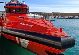 Rescatan a 16 jóvenes y cuatro menores en una patera tras catorce días a la deriva y hospitalizan a dos en Alicante