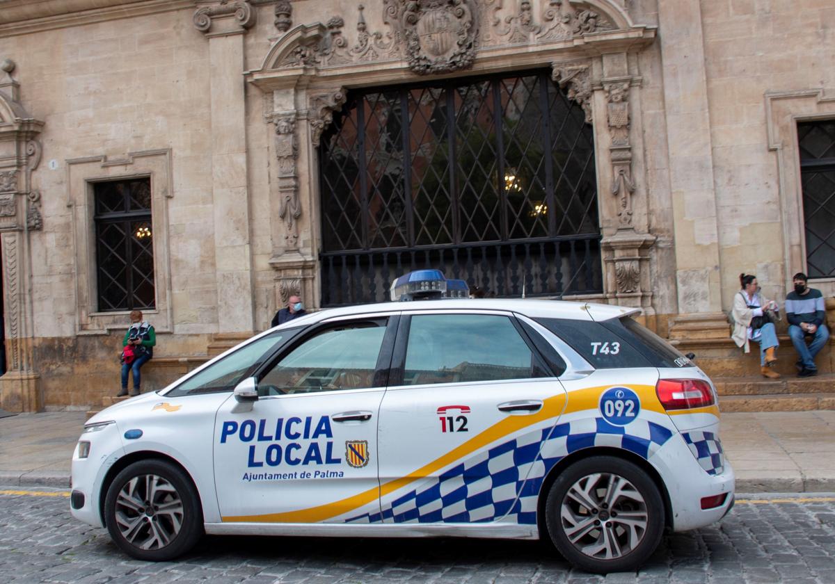 Un vehículo de la Policía en una imagen de archivo.