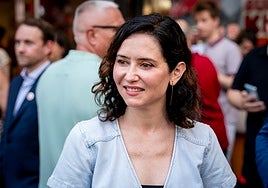 Ayuso responde al presunto espionaje de Leire Díez a dirigentes de PP: «Espero que dieran con mi suspenso en matemáticas»