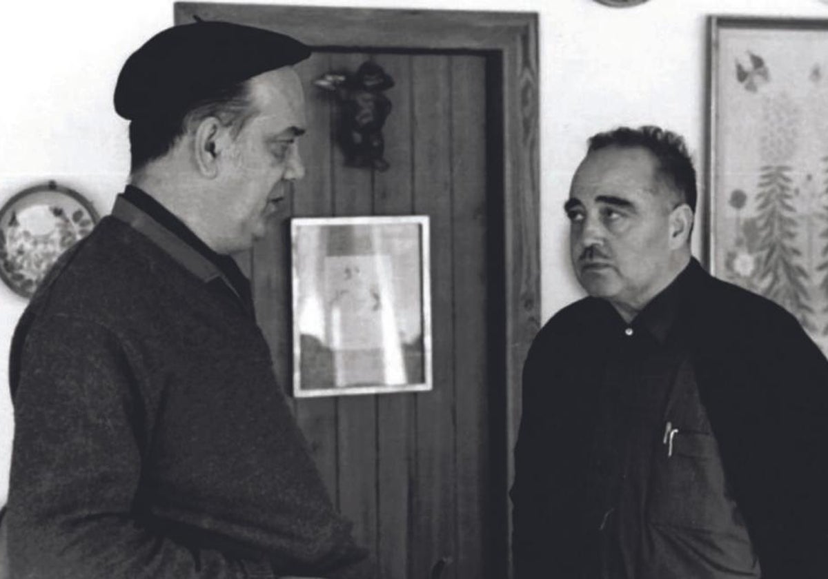 Manuel Fernández Sanz, a la derecha, con Camilo José Cela en 1966