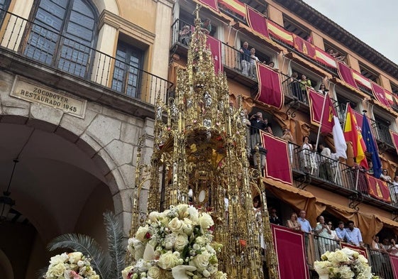 La Custodia de Enrique de Arfe con Jesús sacramentado este jueves en el Arco de la Sangre