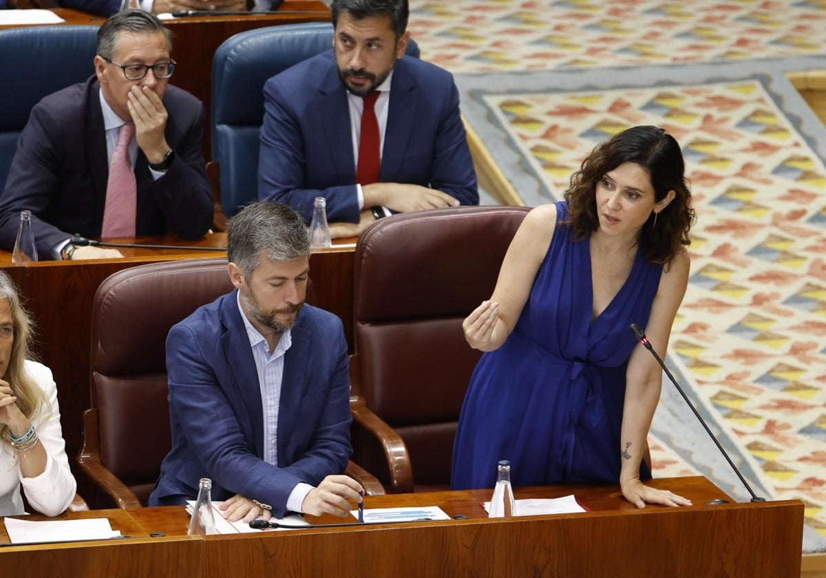 La presidenta madrileña, Isabel Díaz Ayuso, en el Pleno de la Asamblea