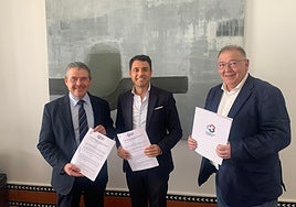 La Fundación Cajasur colabora con la Agrupación de Cofradías de Córdoba para ayudar a 150 familias