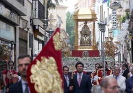 La procesión del Corpus de la hermandad de la Sentencia y de la parroquia de San Nicolás, por las calles del Centro, el jueves