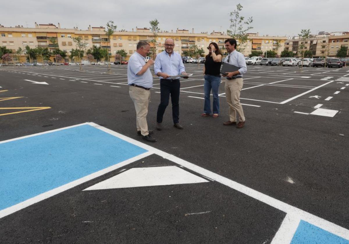 El concejal de Movilidad, este jueves durante su visita a la ampliación del parking de Valdeolleros