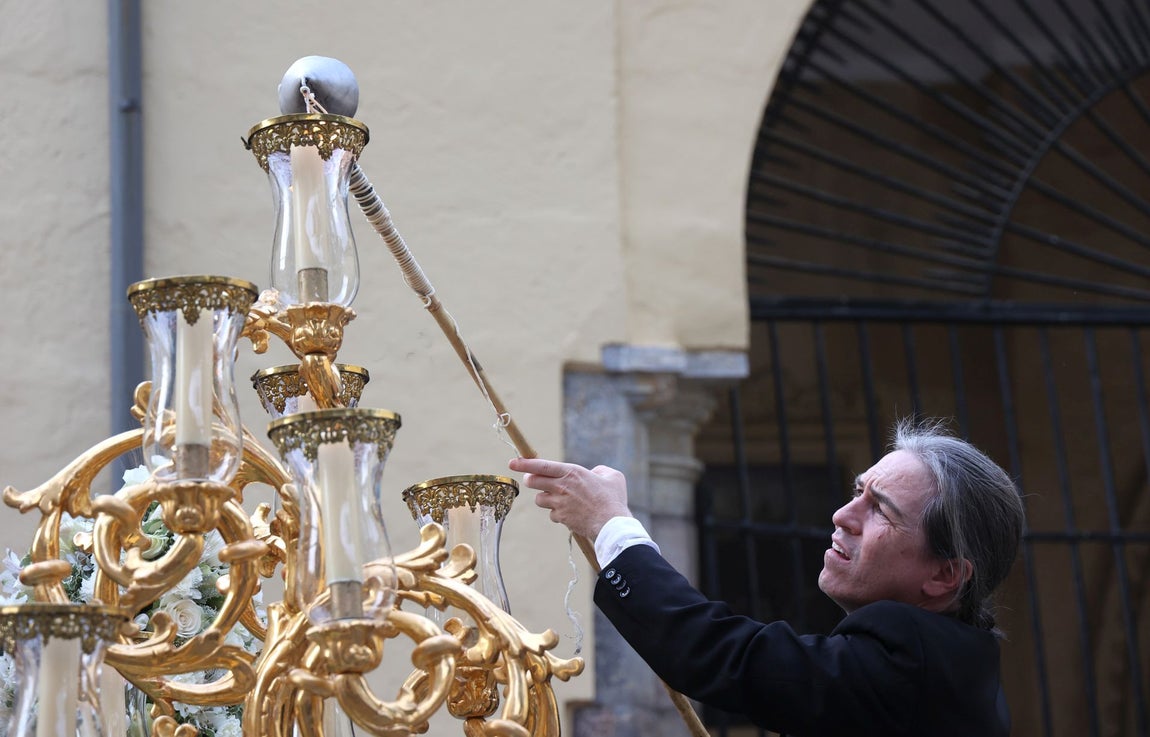 La procesión del Santísimo desde San Nicolás por las calles de Córdoba, en imágenes