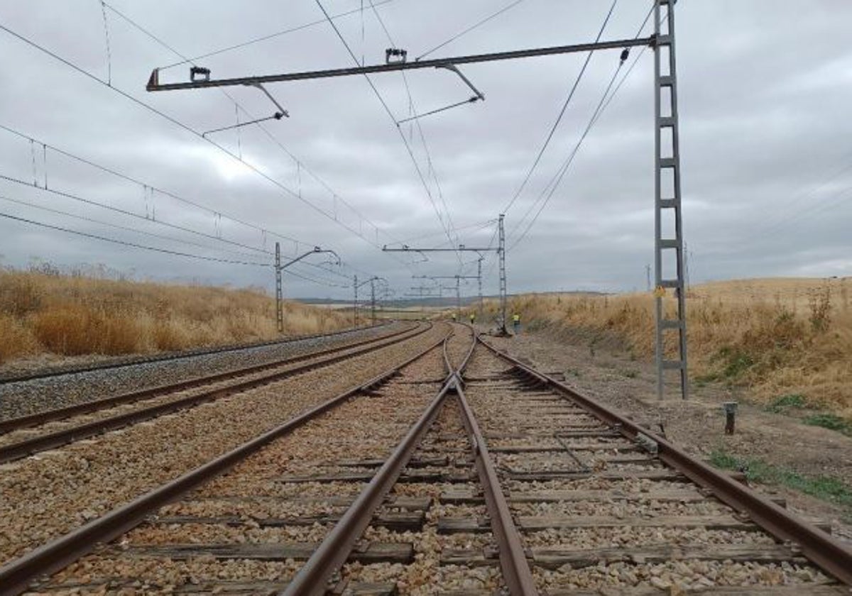 Vías en la estación de tren de Pedro Abad