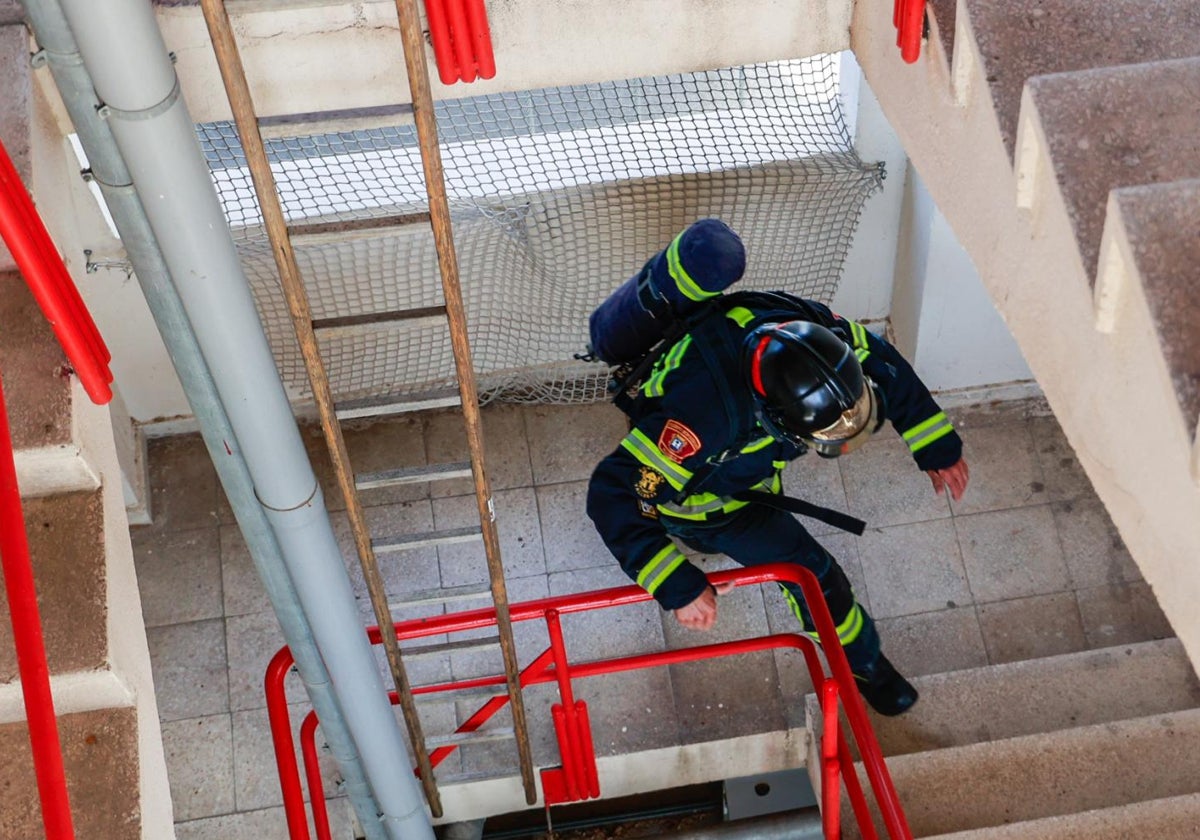 Entrenamiento de un bombero para los Juegos Mundiales