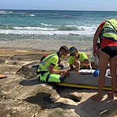 Un hombre se encuentra grave al ser rescatado de una playa de Fuerteventura