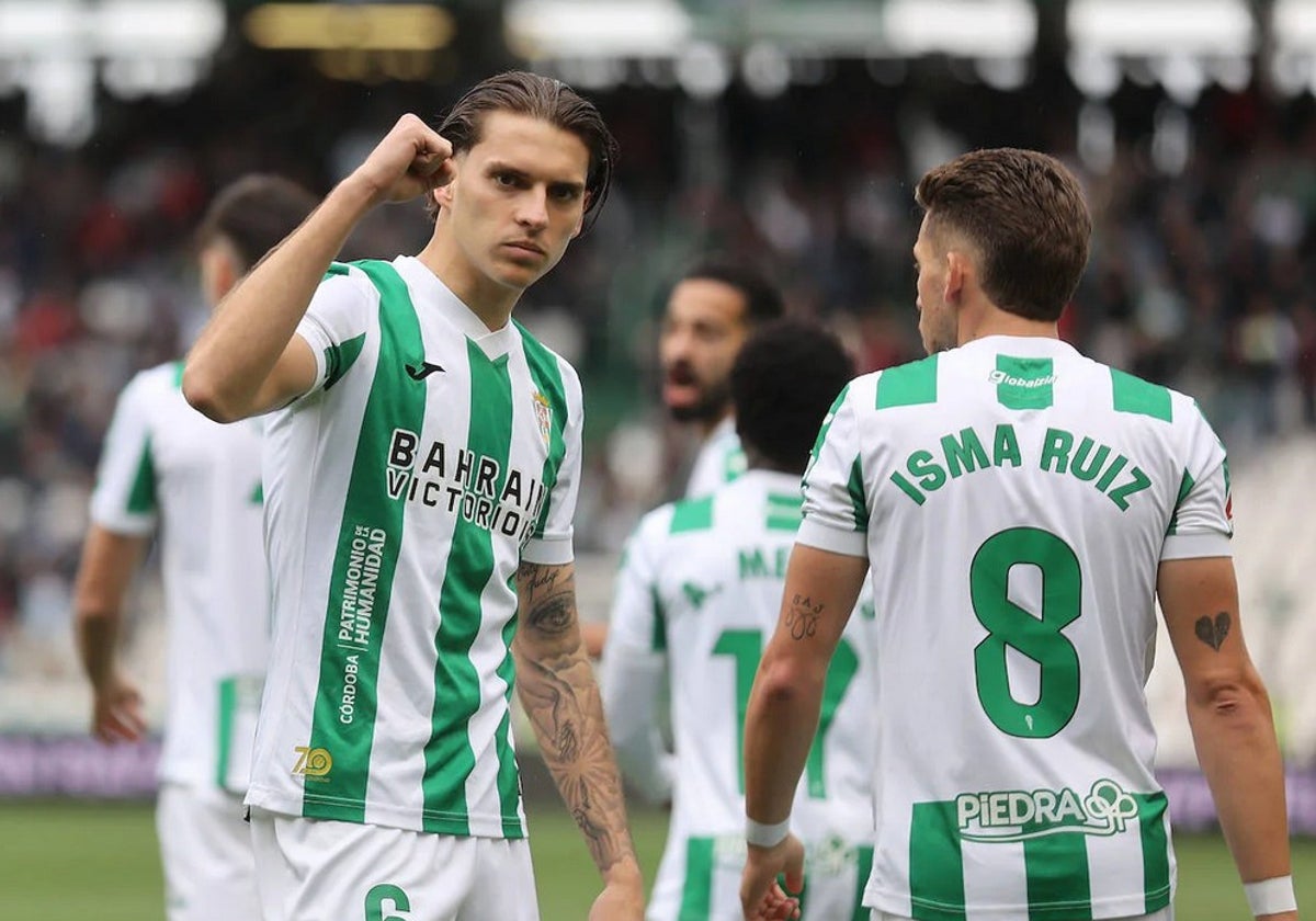 Álex Sala celebra un gol con el Córdoba la pasada temporada