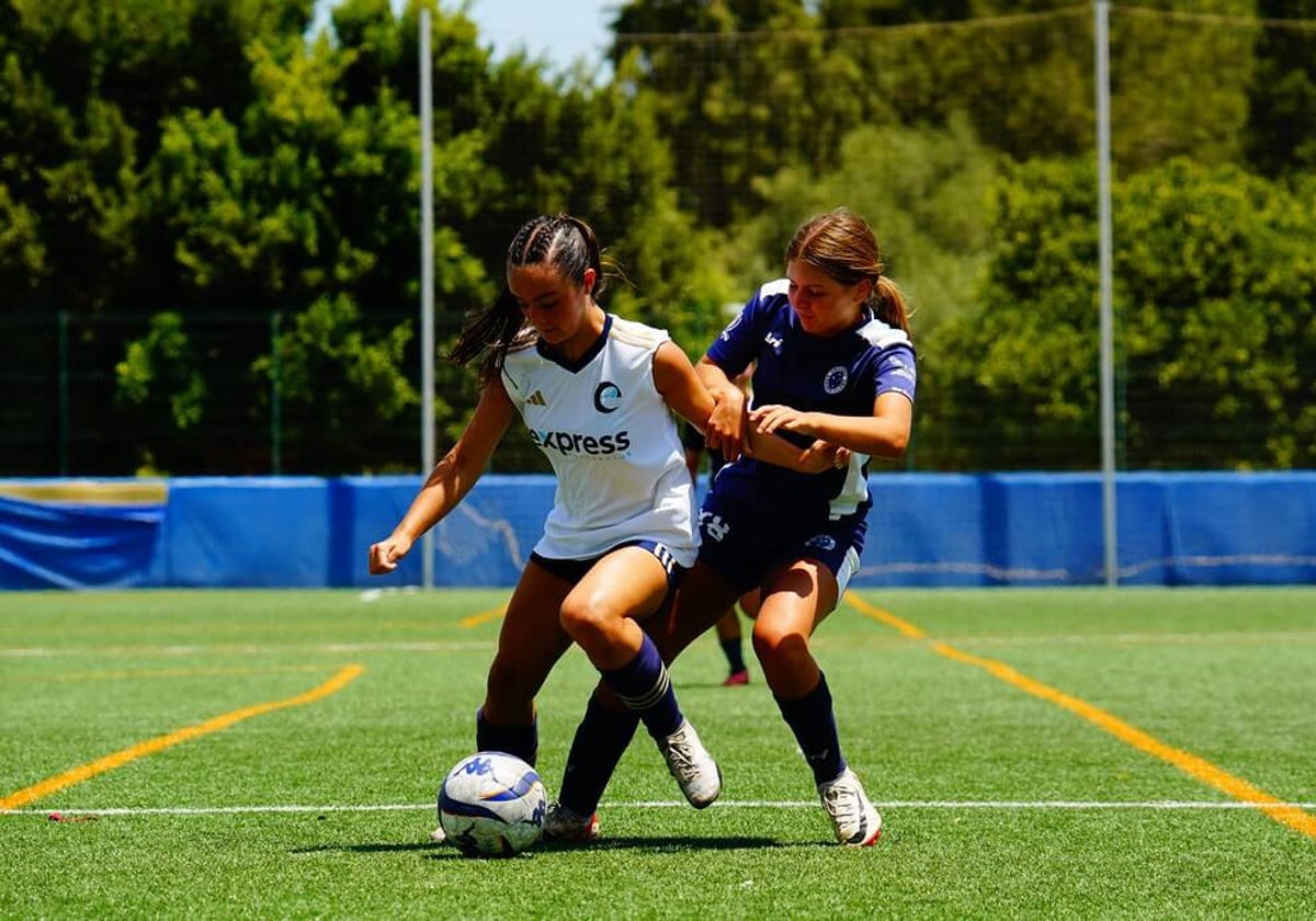 Imagen de archivo de un partido de fútbol de la Costa Blanca Cup