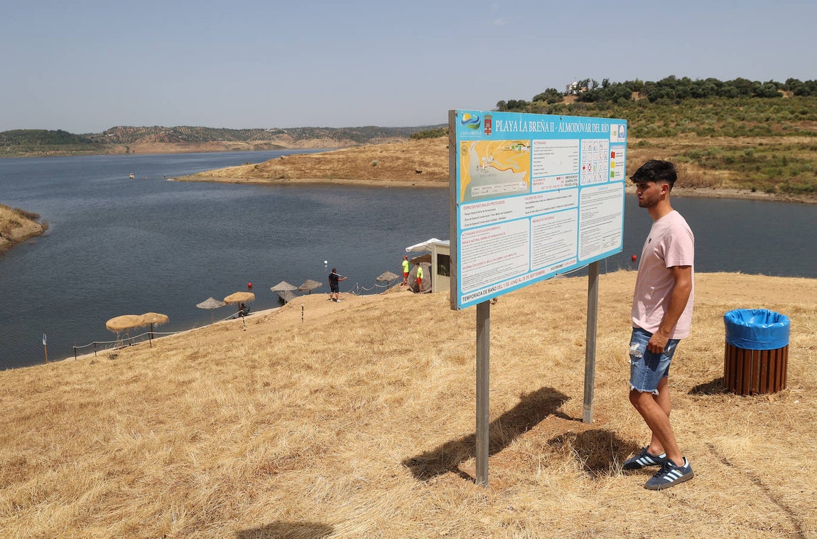 La playa de la Breña en Almodóvar, en imágenes