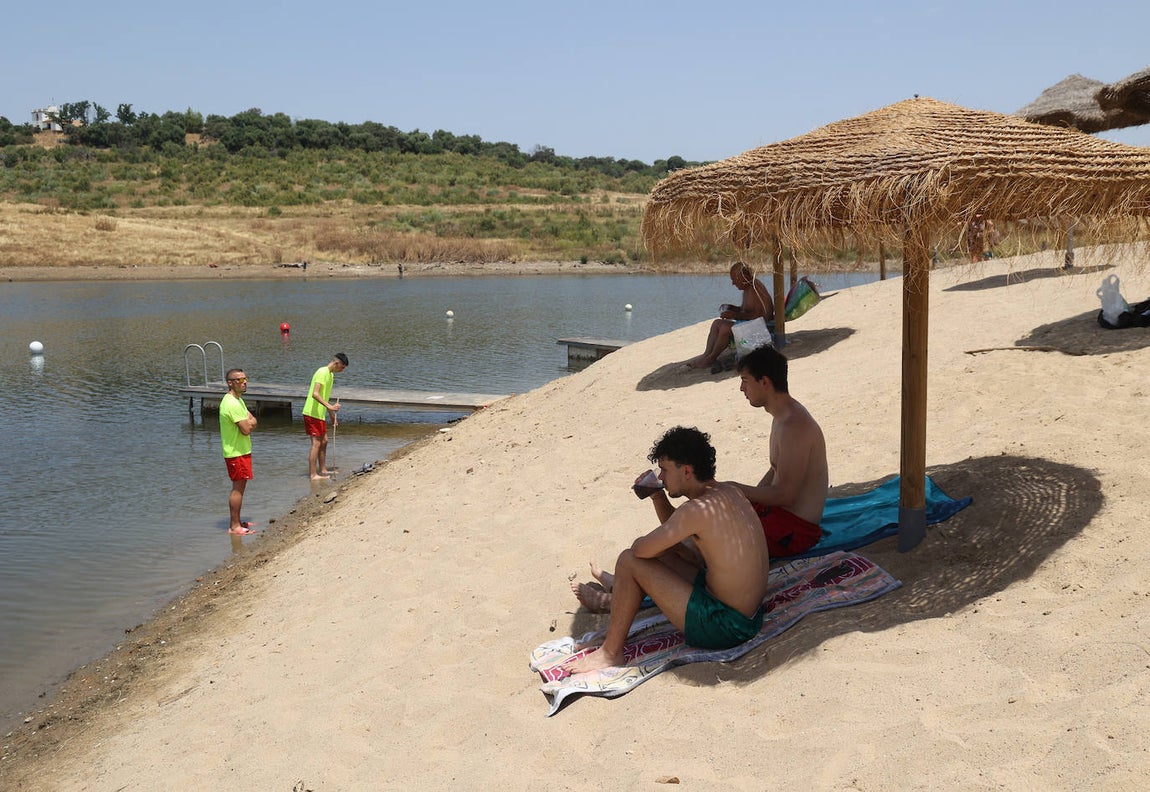La playa de la Breña en Almodóvar, en imágenes