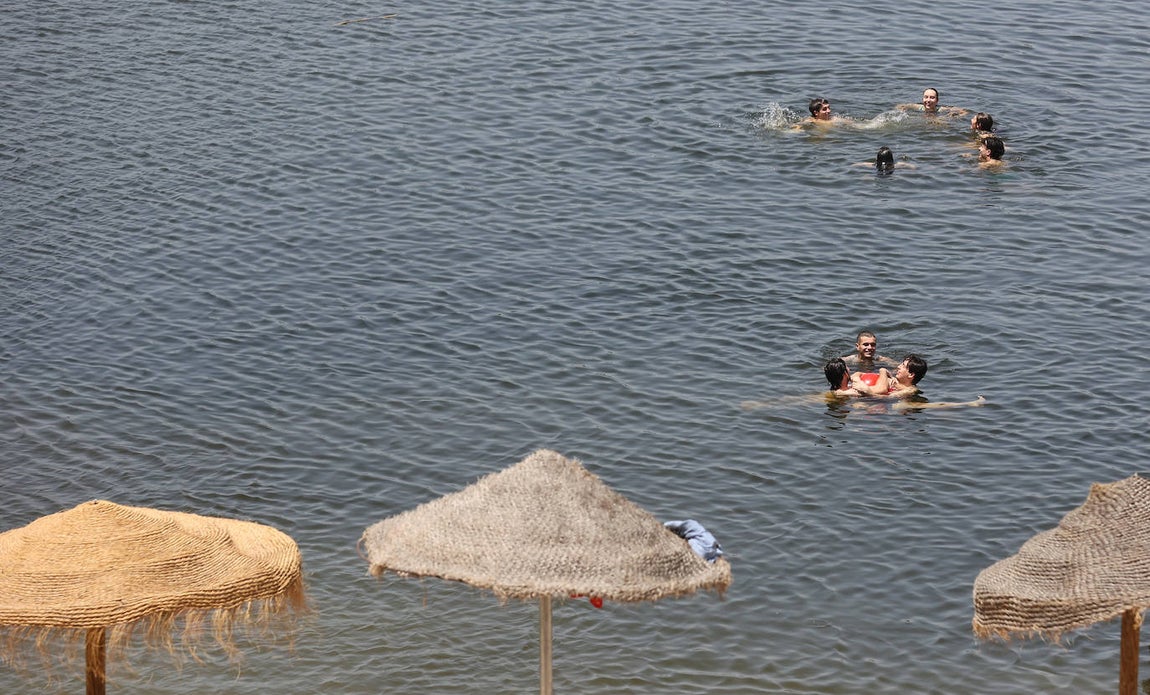 La playa de la Breña en Almodóvar, en imágenes