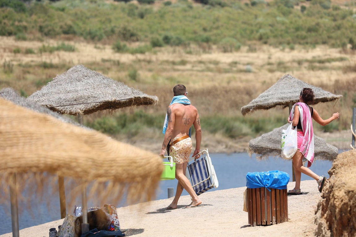 La playa de la Breña en Almodóvar, en imágenes