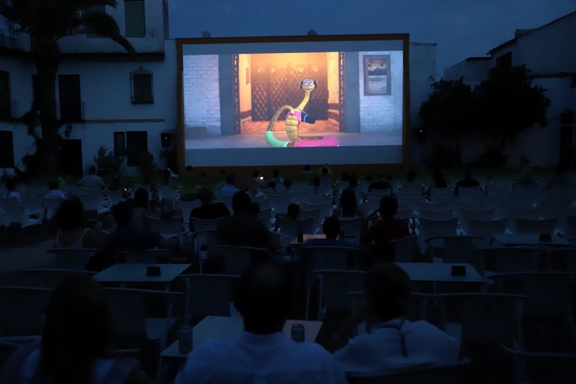 El inicio de la temporada de cines de verano en Córdoba, en imágenes