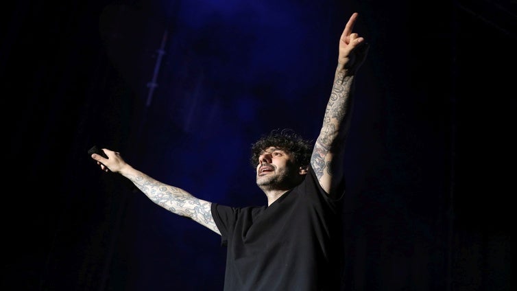 La lluvia no puede con ellos: Melendi conquista Toledo y cede el escenario a Pole, que vuelve a casa