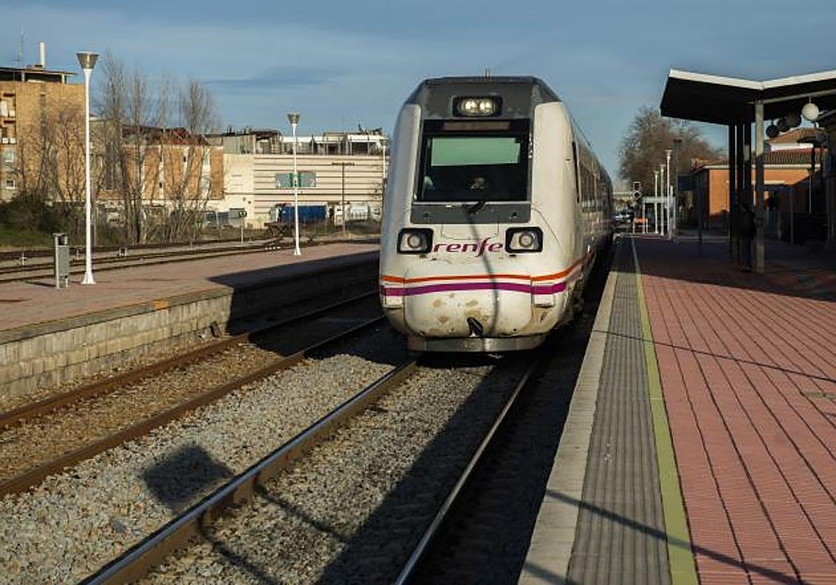 Imagen de archivo de una estaciónd e tren en Extremadura