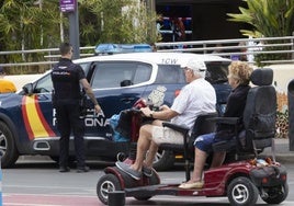 La alerta infundada de la prensa británica sobre multas de 500 euros a los 'scooters' para turistas en Benidorm