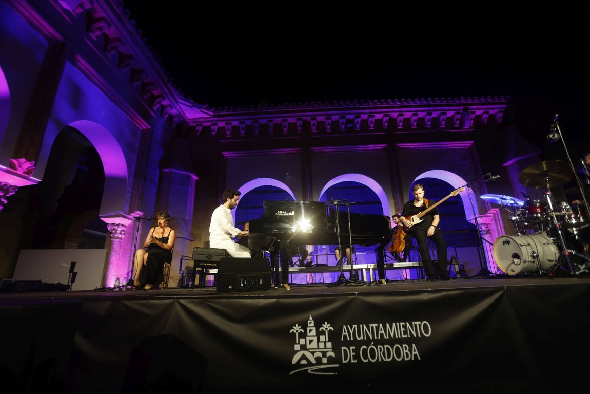 El Pele y Chico Pérez deslumbran con su talento en la Noche Blanca del Flamenco en Córdoba, en imágenes
