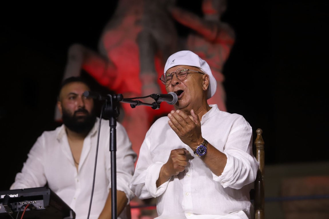 El Pele y Chico Pérez deslumbran con su talento en la Noche Blanca del Flamenco en Córdoba, en imágenes