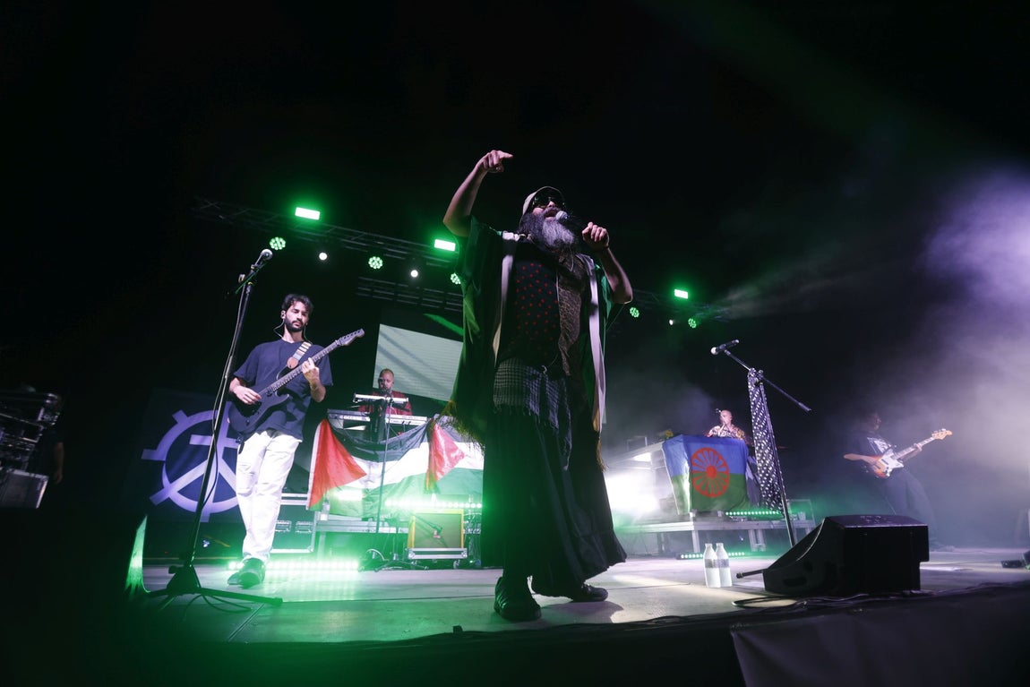 Raimundo Amador y Califato ¾ brillan en la Noche Blanca del Flamenco en Córdoba